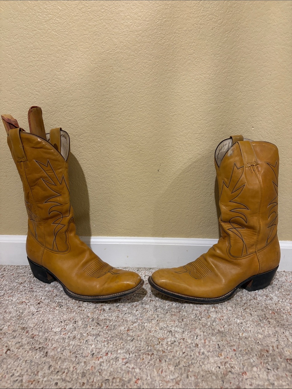 Men's Tan Leather Western Cowboy Boots - Classic Western Stitching - Picture 4 of 8
